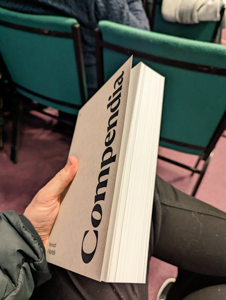 Sp4ghettiCode's tweet image. This is one of the best speaker gifts I&apos;ve ever received 😍

The Norwich Compendia

Wow 👏✨ Thank you #NorDevCon23