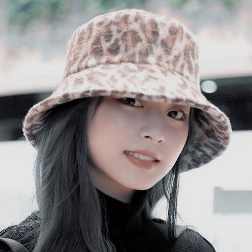 letterstudy's tweet image. ⌕ : #langtwt #studytwtbr #studytwt

— Mady: (ela/dela) | 2OO4.
— intp, vestibulanda de letras.
— foco: intercâmbio, produção acadêmica.
— desenvolvedora de software &amp;amp; freelancer.

꒰  ♡: literatura, programação, twice, arte visual e atividades comunitárias. 
↻/♡ = moots!