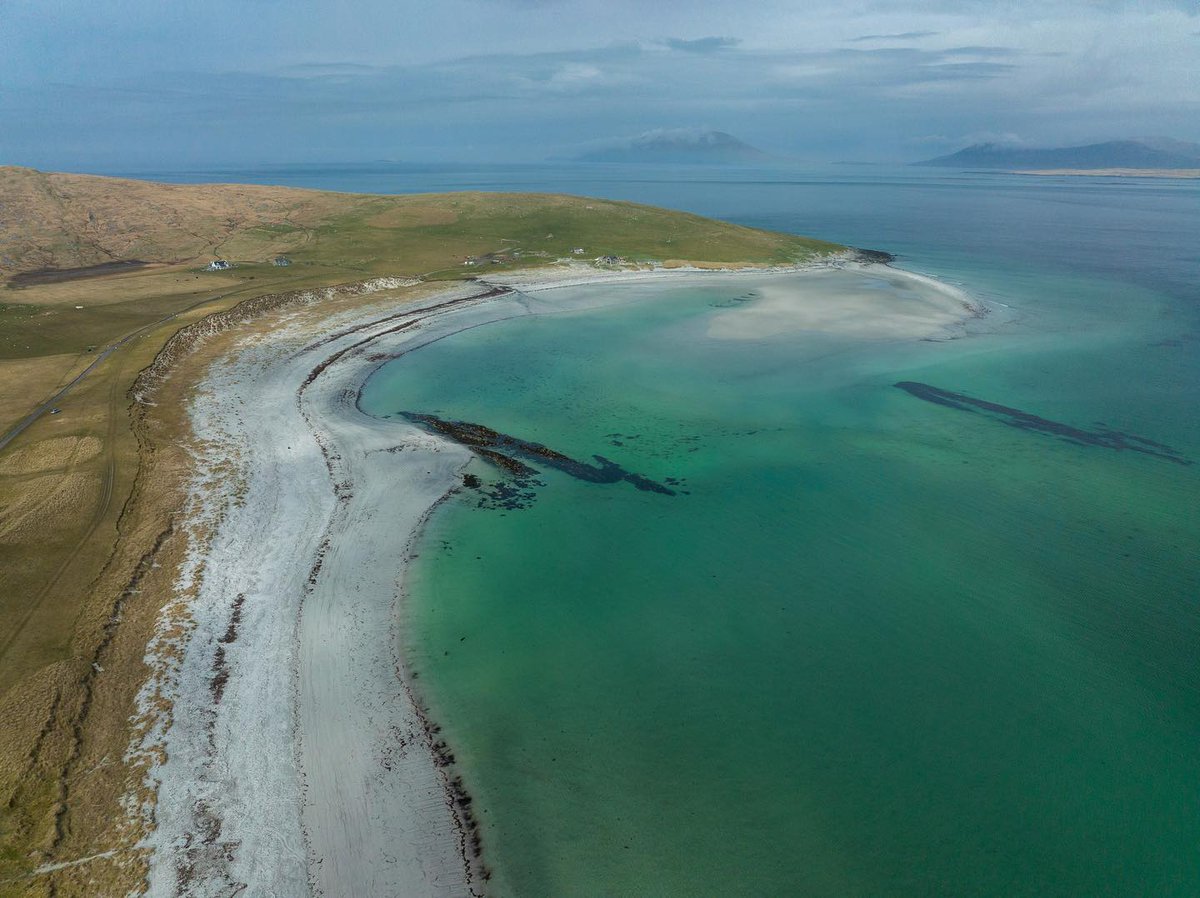 ISLAND FOCUS - ISLE OF BERNERAY

Berneray is the largest and only populated island in the Sound of Harris. It's rich in wildlife and history, with a long sweep of white sand on the west coast.

📸: @ryanshiells
#visitouterhebrides  #hebrideanway #SeachdainNaGàidhlig