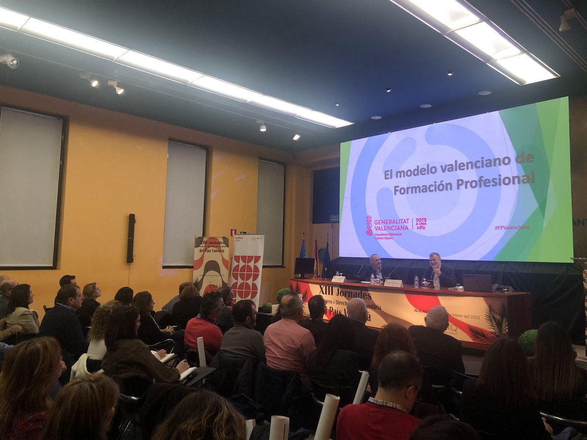 CIDA_gva's tweet photo. ✍️ Interessant ponència a càrreg de @mgomicia de @GVAeducacio respecte del 📍Model Valencià de FP a les 👨🏫XIII Jornades de Directores i Directors 👩🏫de Secundària del País Valencià al @marqalicante.
#FPValenciana #SempreFP #FPprimeraopcio https://t.co/I2ubev0MtB