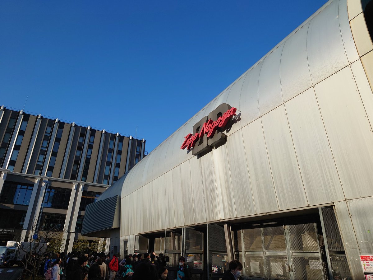 hyper_rito's tweet photo. 本日は初音ミクＪｐツアーサンダーボルト名古屋公演夜の部に参加。並んでいる時にお仲魔の方が近くにいらして、熱くお話させて頂いたりと有難い時間がございました。魔界からのお戻りはまだ少し先ですが今後とも宜しくお願い致します! https://t.co/0qwg5D4ByG