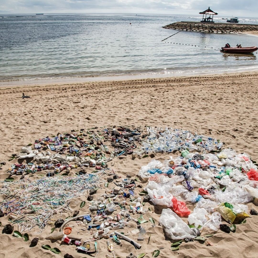 UNEP_pt's tweet photo. Com a humanidade produzindo cerca de 460 milhões de toneladas de plástico por ano, o trabalho de elaboração de um acordo internacional para a #CombaterAPoluiçãoPlástica que está em curso é crucial.

Mais sobre poluição plástica: https://t.co/H44Dj7QGXX

Foto: Shawn Heinrichs/UNEP https://t.co/MHM1jZegi7
