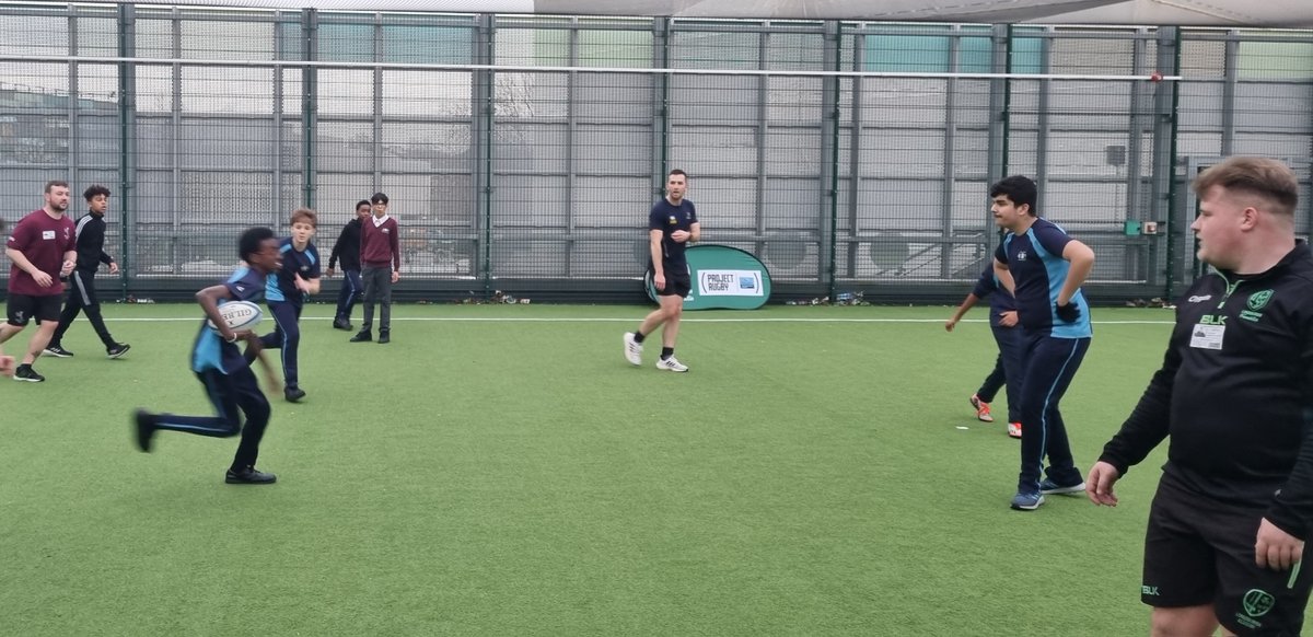 MetTaskforce's tweet image. Another Great #ProjectRugby session @KAA_Intrepidus with @LIFoundation An input from @MPSFirearms was followed by a very physical and enjoyable team building session. #MetValues #Teamwork #LifeSkills #CommunityRelations 
@MPSKenChel ^5476U