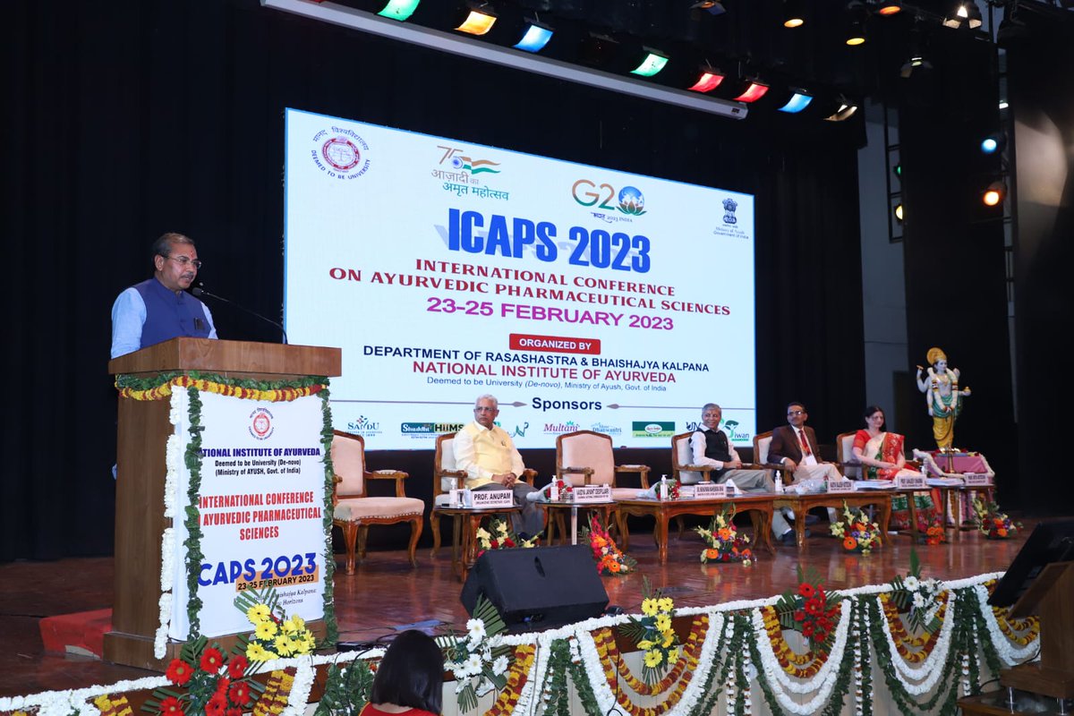 NIAJaipur's tweet photo. Dr Mahendra Munjapara Hon'ble MoS Ministry of Ayush and Ministry of Women and Child development Government of India Inaugurated the International Conference on Ayurvedic Pharmaceutical Sciences @NIAJaipur in the august presence of Secretary @moayush Vaidya Rajesh Kotecha. https://t.co/23LfCGqL1F