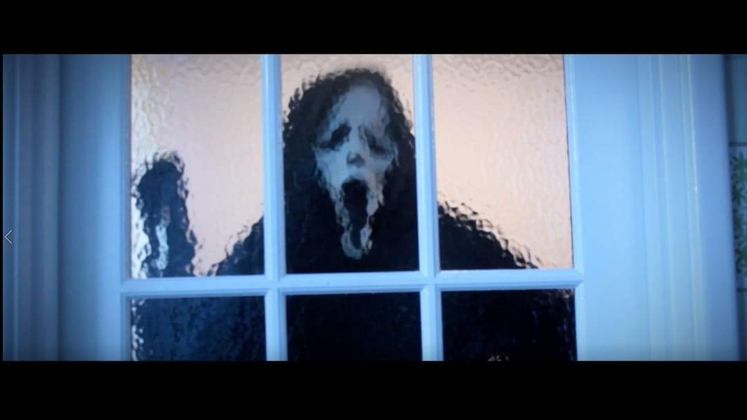 MyersTheShape's tweet photo. Parallel-
A shot from the Scream VI trailer vs a shot from our 2018 @ProductionsSajo fan film "Ghostface". 

#scream #screamvi #trailer #ghostface #fanfilm #horror #slasher #thekiller https://t.co/dUI7Tox1pd