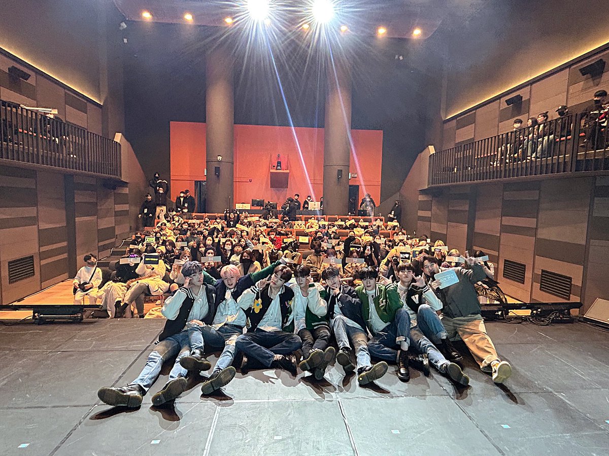 [#HAWW]

Heal All the World Wide❕
HAWW 데뷔 쇼케이스 완료🙌🏻

HAWW의 첫 무대를 함께 해주신
팬 여러분들 감사드립니다❤️‍🔥

앞으로 펼쳐질 힐링돌 HAWW의 힐링로드도
함께해주실거죠?

#HAWW #하우 #HOW_R_U #How_Are_You #오늘_기분은_어때