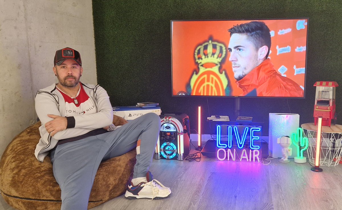 Juangayasalom's tweet photo. 📻 Hora Gayá nacerá acompañado del icono del mallorquinismo

🎙️ Antonio Raíllo será el primer invitado a mi espacio

🎚️ Hora Gayá será pasión, ganas de hacer bien las cosas y mucha espontaneidad. Os espero a todos amigos https://t.co/bO1YvttNRf