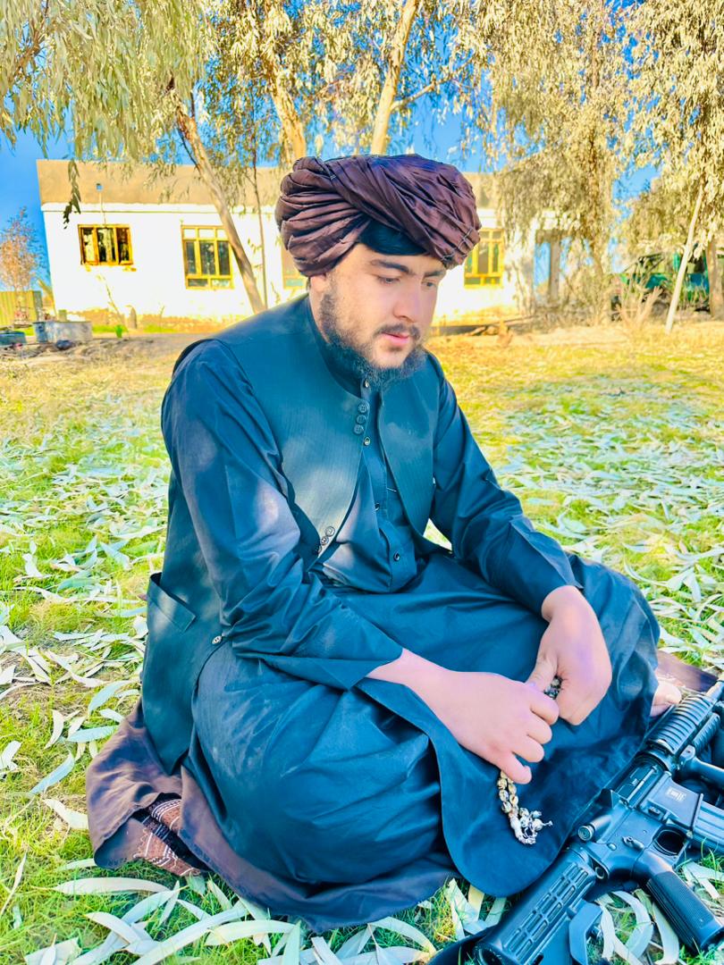 FrahyShyb's tweet photo. له ډیری مودی وروسته بیاهم یوبل تصویر به درسره شیریک کو ۔ښاءیسته نیمروز کی❤🌹 https://t.co/PaBmmBTu9z