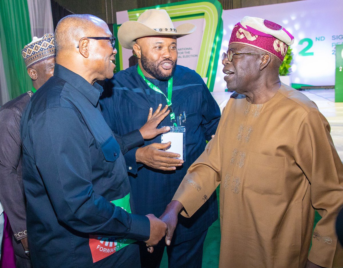 Sahaabah01's tweet image. They meet in-person and exchange banters and handshakes; their followers meet on-line and exchange tantrums and invectives.

Vote your candidate without severing ties and relationships.

#PoliticsWithoutBitterness
#VoteNotFight 

Vote Bola Ahmed Tinubu @officialABAT

#BATKSM2023