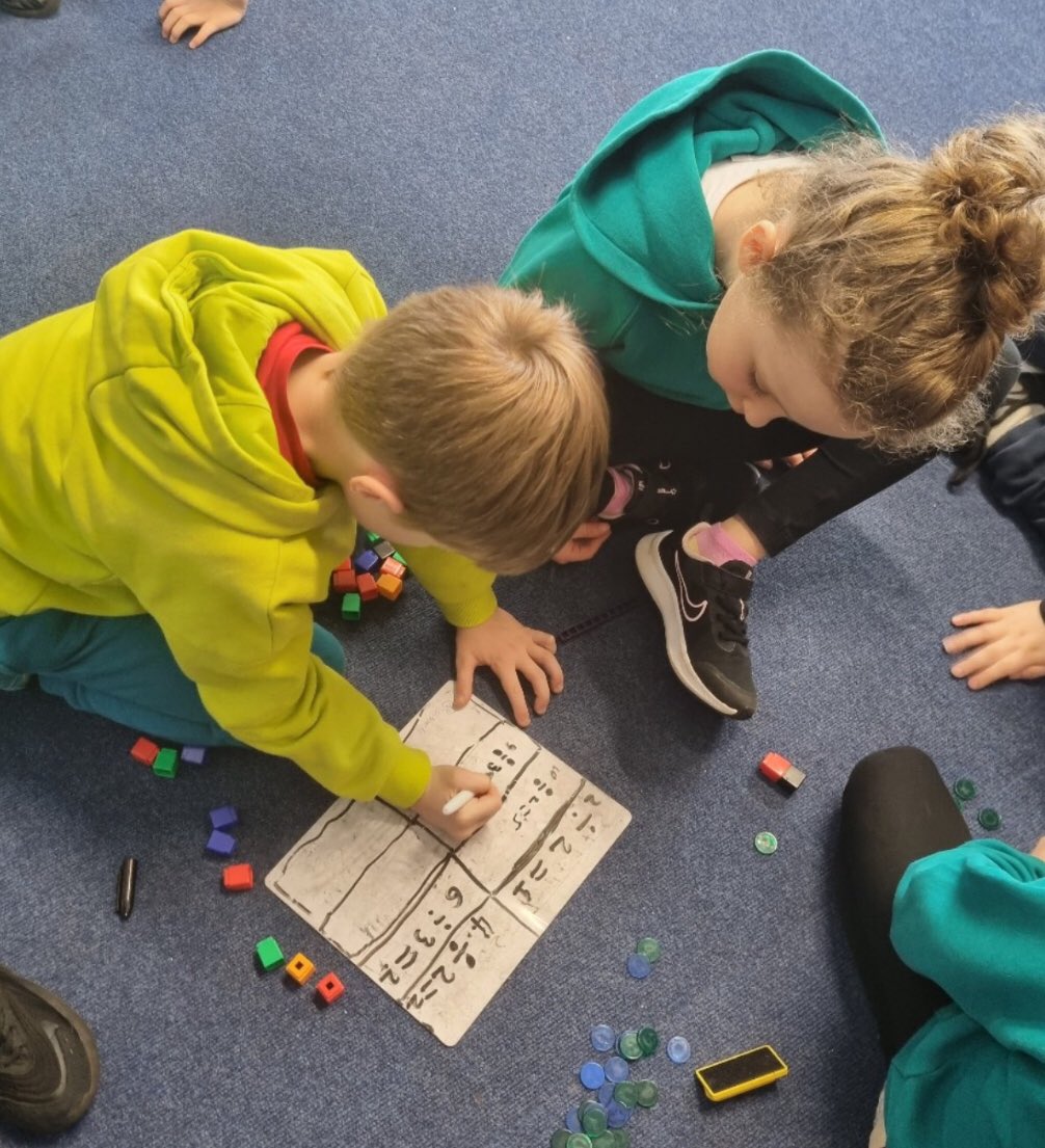 LochsidePS's tweet photo. #P3Mallard have started learning about division this week! We have been learning to divide by sharing into equal groups #concretelearning #learnbydoing #numeracy https://t.co/Sx5M1vGWiJ