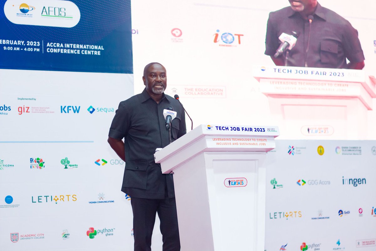 NITAGhana's tweet photo. The DG @OkyereFosu giving a speech at @IIPGH1 Tech Job Fair 2023 on the role of NITA and what we are doing to support the Technology ecosystem for job seekers and industry players
#TJF2023
#techjobfairghana
#TechJobFair2023
#iipgh
#godiafrica
#AFOSfoundation
#AFOSghana
#digicap https://t.co/Nj43b2jqUG