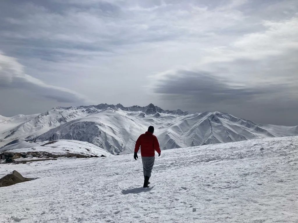 RustikTravel's tweet photo. We had Rustik Travellers in Gulmarg on the 16th of Feb 2023. Here are some pictures and videos shared by them😊
On the 4th slide you'll find their guide saying hello to Rahul Gandhi.

#testimonial #rustiktravel #experiencelife #gulmarg https://t.co/PQwLQW6O9X