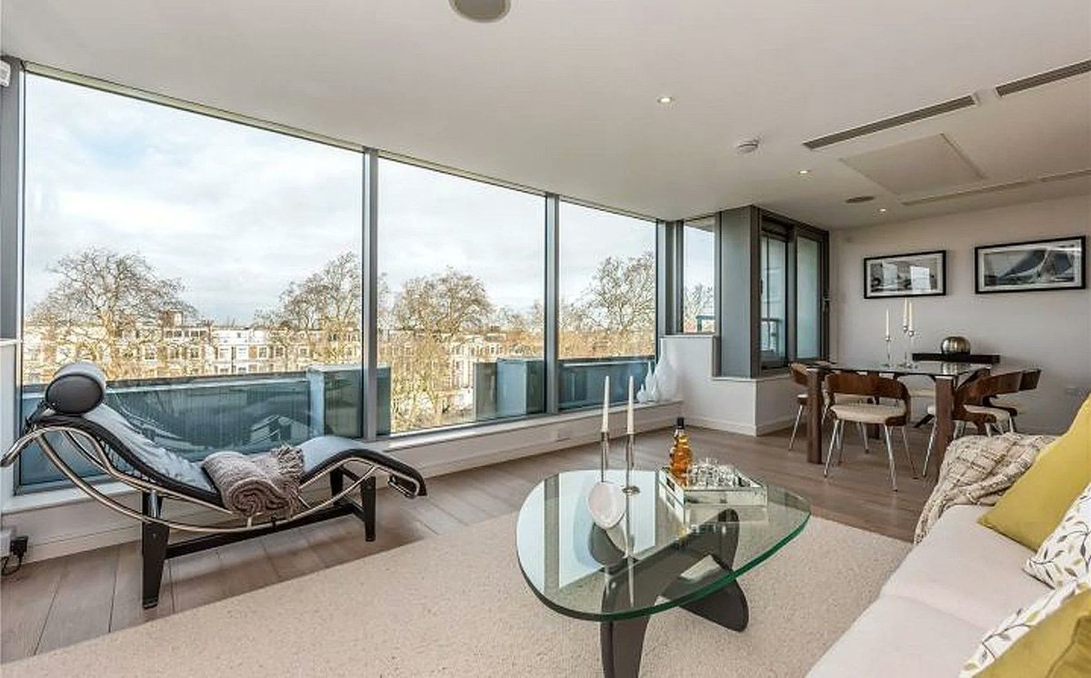RobinsonStn's tweet photo. Are you selling or about to let out your property? @robinsonstn offer home staging services. If you would like to discuss a project, find out more about what we can do for your property, or have any other enquiries, please get in touch with us today. 
https://t.co/GXfQMgRuQW https://t.co/5z8NjAgdj8