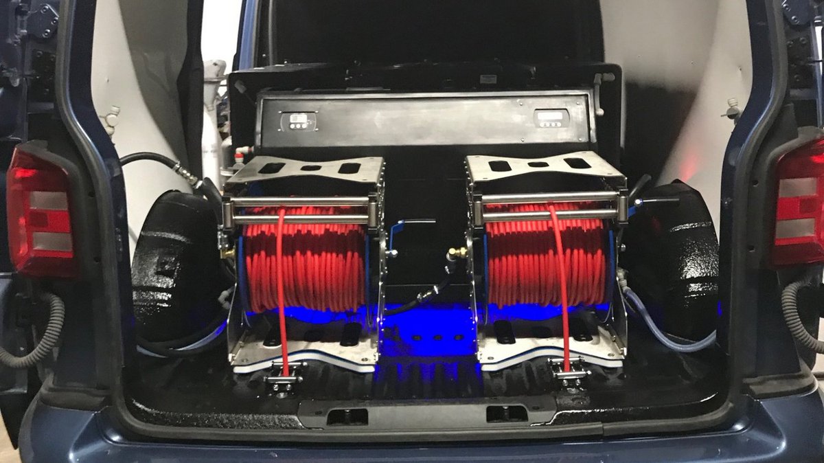 grippatank's tweet photo. Looking for a new van mounted #cleaning system that is high quality, handcrafted and built to last? Our #GrippaMax, and #GrippaJet systems are modular - they can grow as your business grows.
#designingqualitywithoutcompromise #grippamax https://t.co/ZeLlttEFir