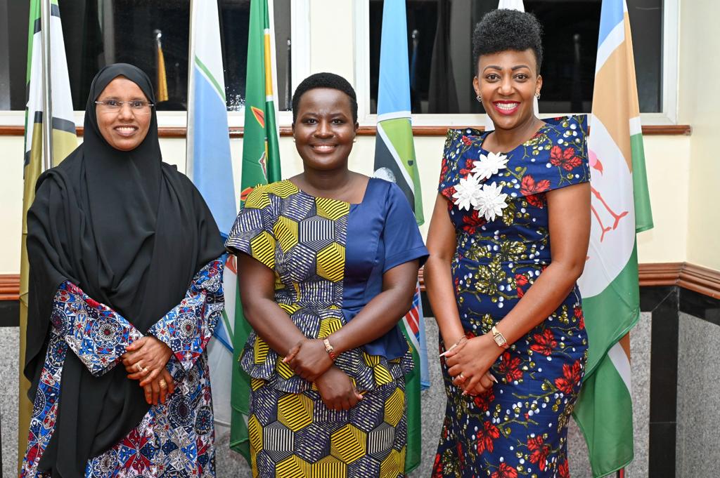 MigosiAmbrose's tweet photo. Day3 of Supporting local designers to boost our economy. Buy KENYA Build KENYA
@KEWOPA @essyokenyuri ,Sen. Tabitha Mutinda
#SupportingLocalDesignersKE #WomeninpoliticsKE https://t.co/GXa7xDDe7a