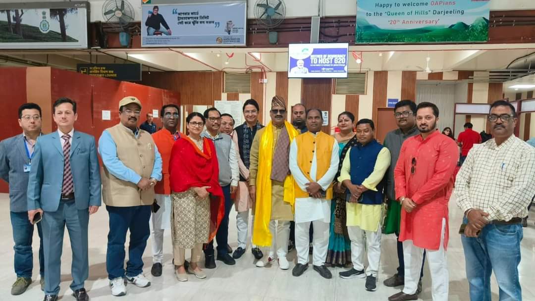 anandbarman286's tweet photo. Today receiving honourable Speaker of Loksobha Sri Om Birla Ji at Bagdogra Airport. https://t.co/Nfc9UXLJUj