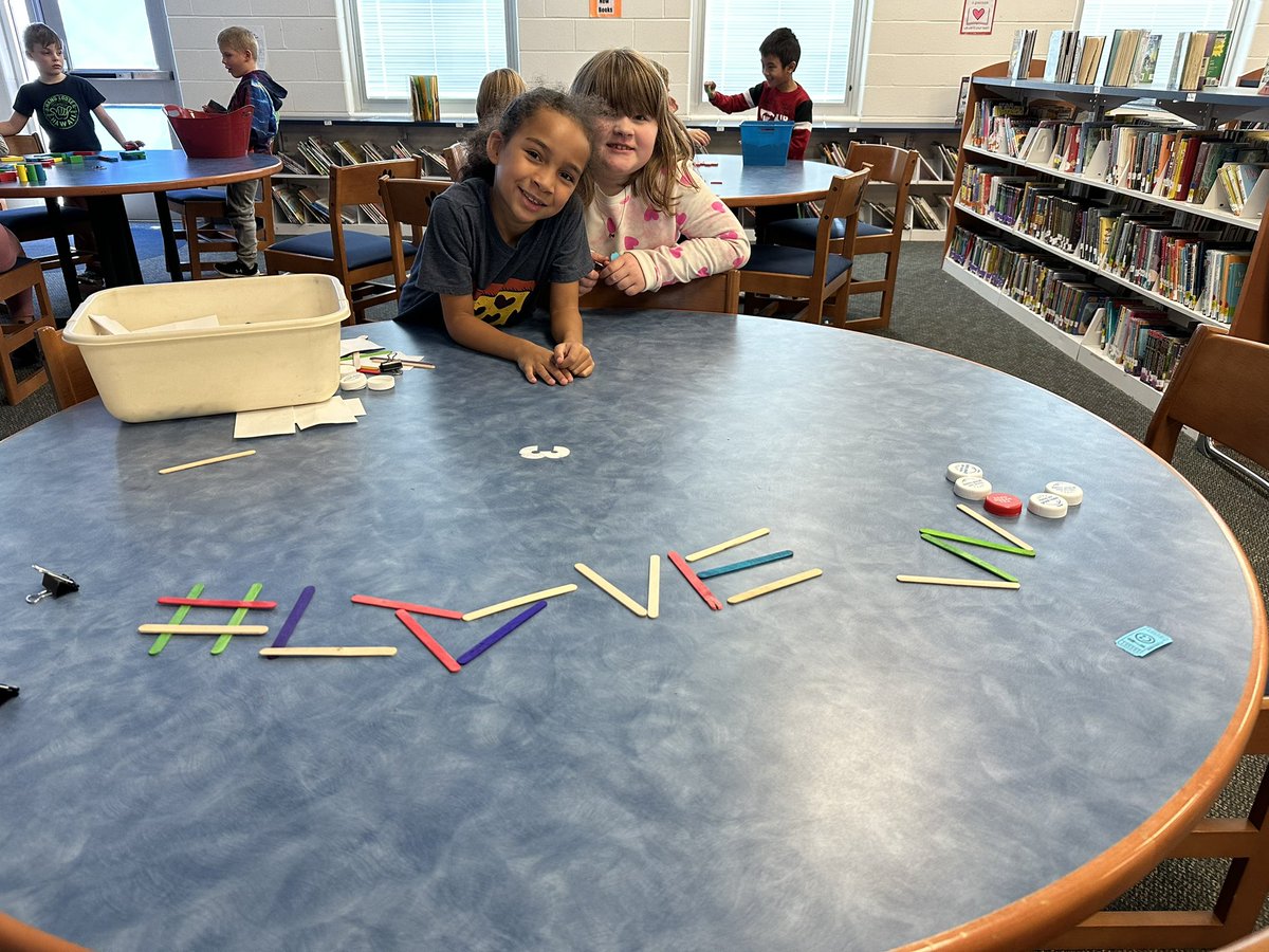 kunkelteaches's tweet photo. Using materials in a flexible way and our teamwork skills to express our love of WC and Discovery class at W-T! 💜 #lovewc @WestCler https://t.co/Wh4l2e6EhK