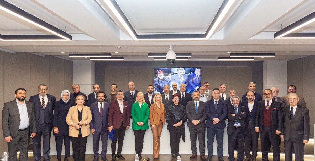 BİK Genel Kurulu toplantısında deprem bölgesindeki yerel basına yönelik destek paketini kabul ettik. Genel Müdürlüğümüzce hazırlanan raporu görüştük. Yaraları saracak, ülkemizi ve milletimizi yeniden güzel günlere elbirliğiyle ulaştıracağız. <a href="/basinilankurumu/">Basın İlan Kurumu</a> <a href="/caviterkilinc/">Cavit ERKILINÇ</a>