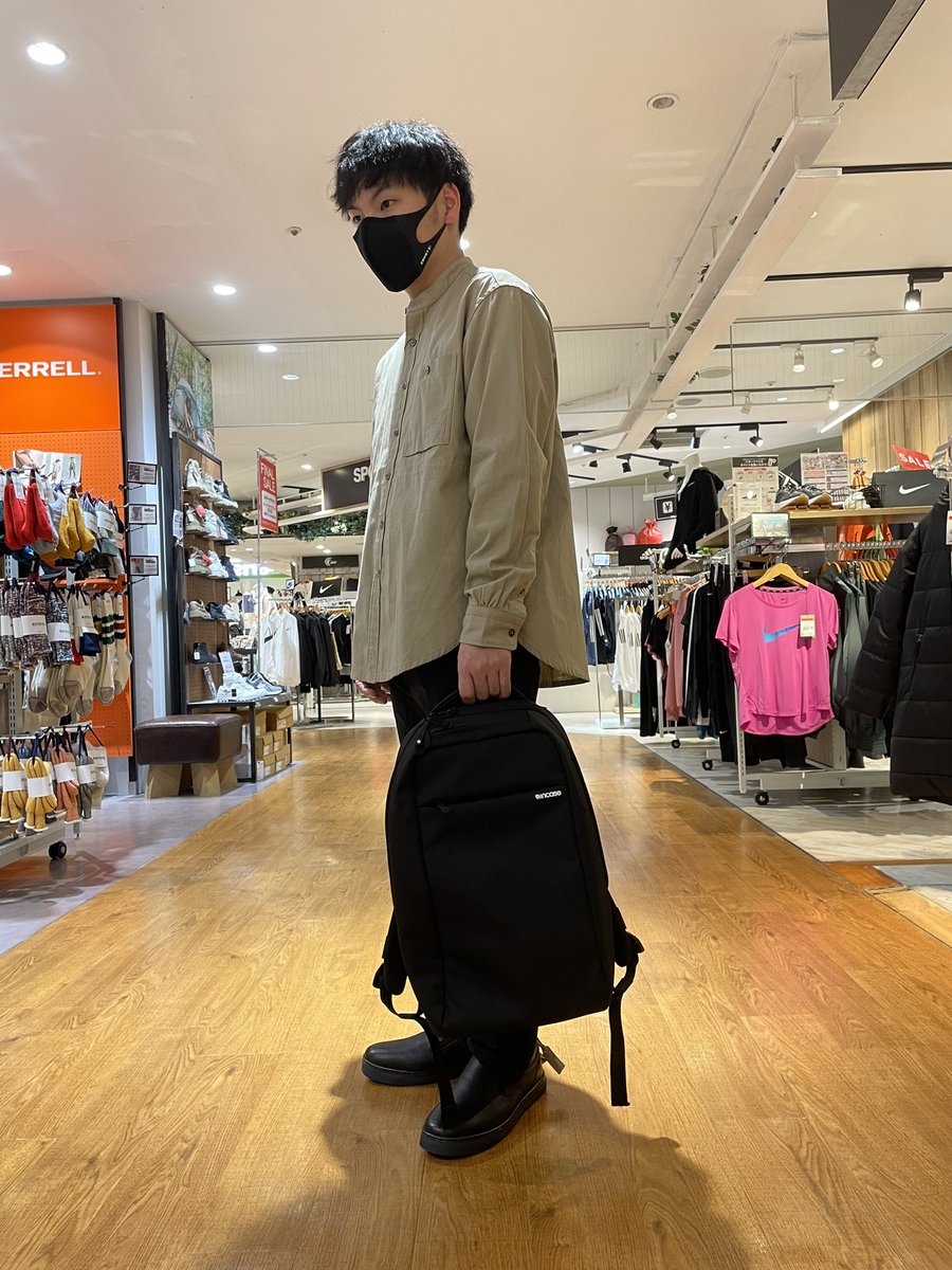 spm_yuma's tweet photo. ビジカジ風コーデ
そろそろ新生活の準備を。
個人的に新しいリュック欲しいのでお店のリュック色々背負ってます。
コーデ、商品詳細はコチラ↓
https://t.co/JStRxV64RF
#スノーピーク #snowpeak #インフィット #infit #slack #インケース #incase #ベージュ #ブラック #ビジネスリュック #新生活 https://t.co/dx2Zvs1ntn