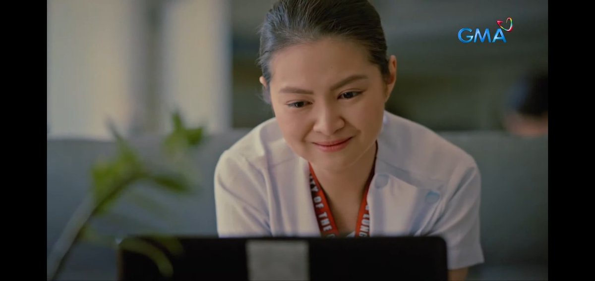 skraikt's tweet photo. aww she got a picture of the gang! even put it as her wallpaper. meanwhile fidel only remains in her memories and heart dahil wala silang picture 🥹

#MCIMgaAralAtPangarap https://t.co/UNsBn3P7cw