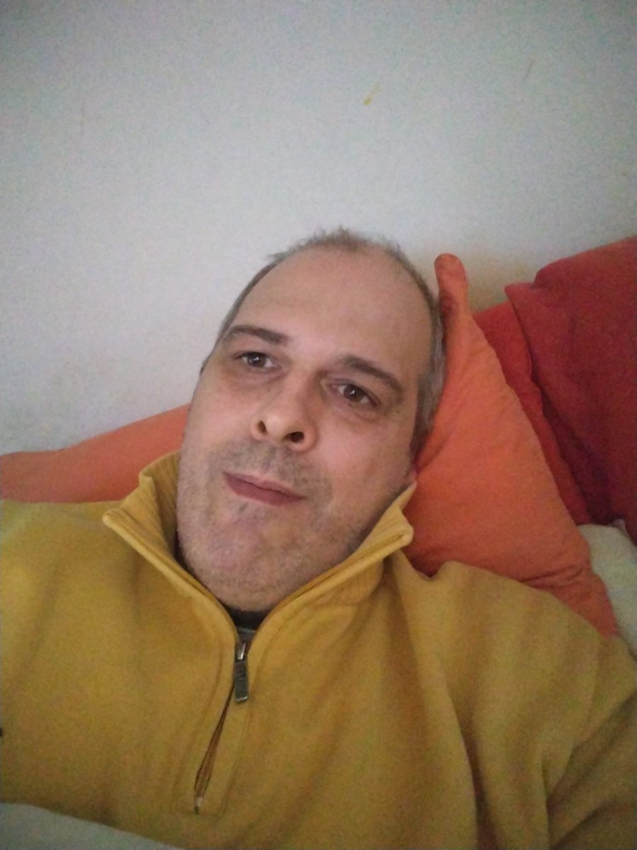 Convalescenza a casa, la migliore che ci sia
Tutto bene a parte un po di dolore alla ferita che è normale
Speriamo con la batteria nuova che anche gli scompensi spariscano del tutto
Vi farò sapere e grazie mille per il vostro interesse
Fa sempre piacere avere amici come voi 🤗