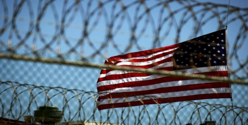 MTSS_CUBA's tweet photo. Para #Cuba es especial la fecha ya que se cumplen 120 años de la firma del convenio que oficializó el establecimiento de la ilegal base yanqui de Guantánamo, la primera que el imperio implantó fuera de sus fronteras. #DevuelvanGuantanamoYa https://t.co/v45oKzbxvv