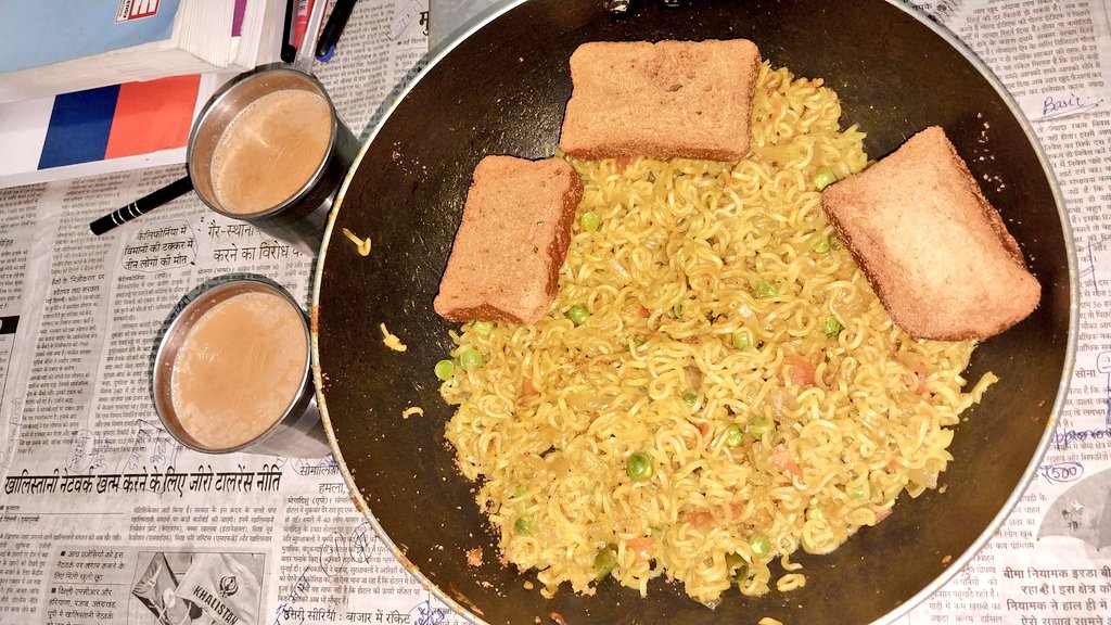 AkashDubey98's tweet photo. Hello users.... 
Kuch khaas aapke liye #Maggi #chai https://t.co/GmD1diBwXD