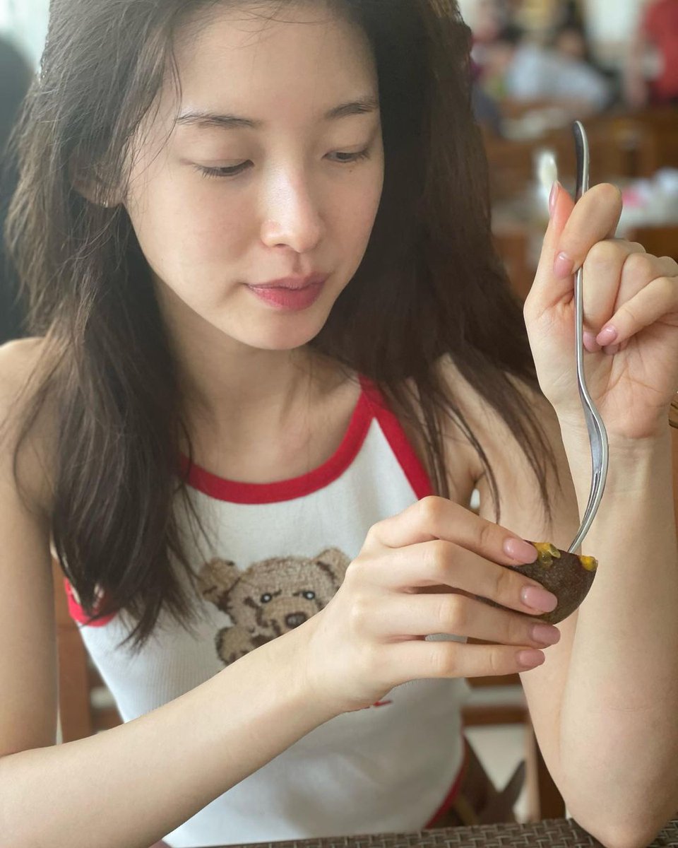 arin pics tweet media