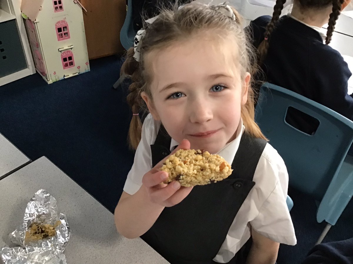 MRPAyear1B's tweet image. We made delicious healthy cereal bars as part of our design technology project. @MRPA_DesignTech