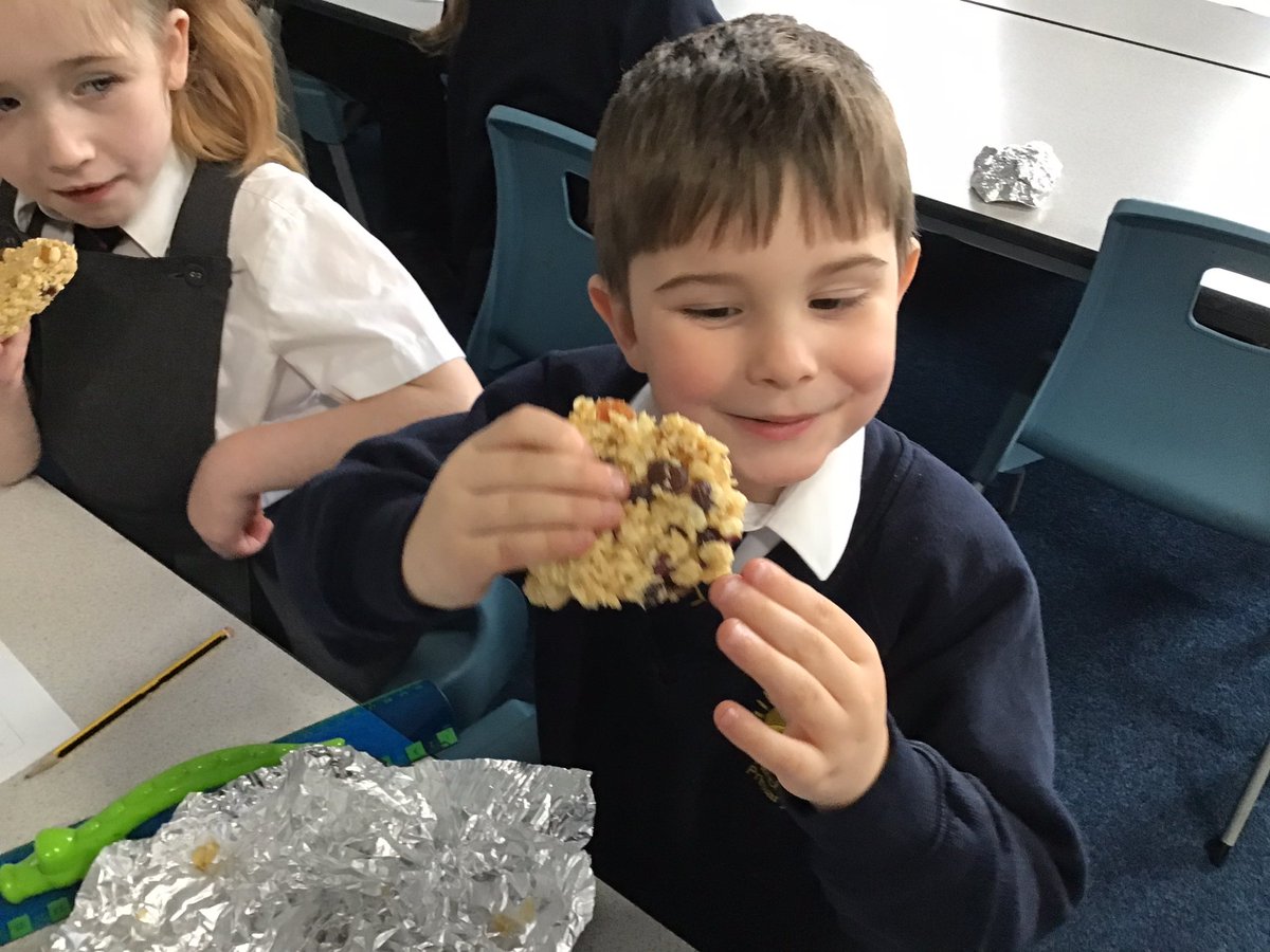 MRPAyear1B's tweet image. We made delicious healthy cereal bars as part of our design technology project. @MRPA_DesignTech