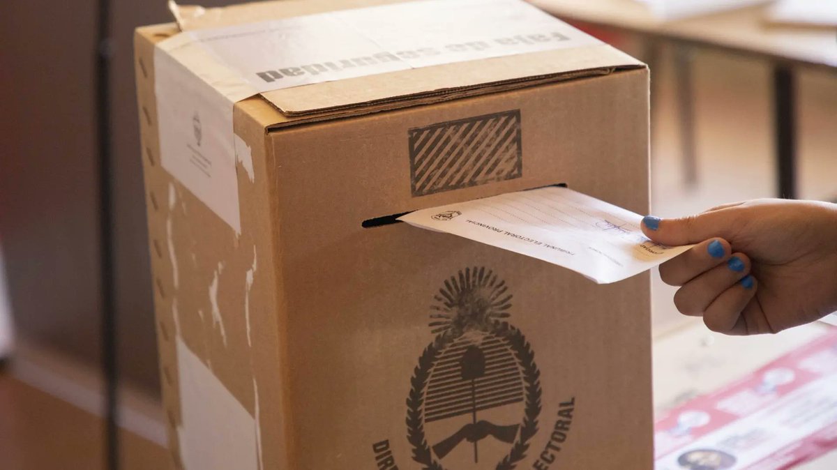 #Elecciones2023: Últimos días para consultar el padrón y hacer reclamos rumbo a las elecciones del 16 de abril 🗳️

🧑‍💻Sí aún no realizaste la consulta ingresa en cutt.ly/i8w272d
👉En el caso de verificar un error, realiza el reclamo en cutt.ly/38w9yYc
