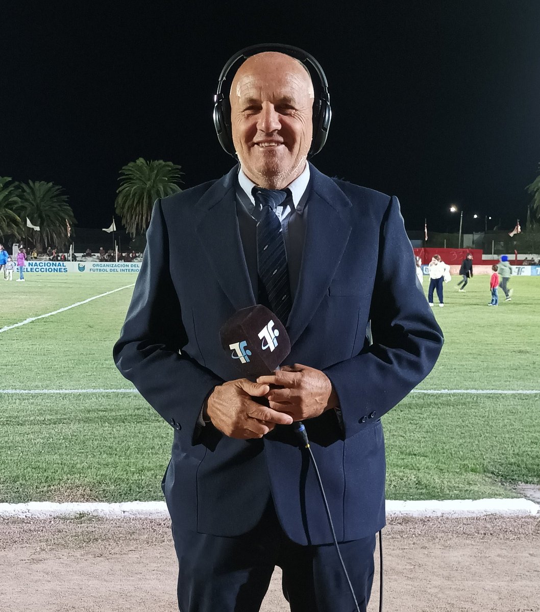 Fin de semana muy especial, junto a mis compañeros Fidel Díaz y <a href="/maurisanner/">Mauricio Sanner Urdampilleta</a> compartiendo la trasmisión de <a href="/tenfieldoficial/">Tenfieldoficial</a> por <a href="/VTVuruguay/">VTV Uruguay</a> de la finalisima del Campeonato de Sur partido vuelta entre Durazno - Florida desde el Estadio Silvestre Landoni
