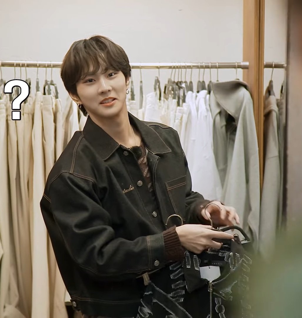 Jaywon_4life_'s tweet photo. Did jungwon buy that jacket for jay?! IT'S THE SAME ONE https://t.co/stnyGIai9Y