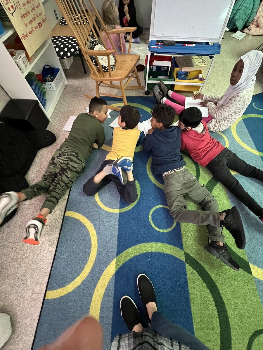 Falcon_Criss's tweet image. I love listening in on student discourse during math workshop.  Some students were trying to come to a consensus with a consensus mat and others were working with me and sharing strategies. @ForestdaleES @MathematicsFcps #ForestdaleStrong #MathWorkshop