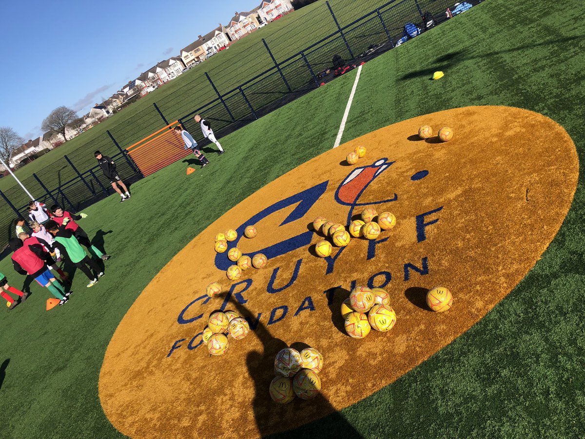 reds_hub's tweet photo. We are underway at Penyfan in lovely Spring sunshine with 33 players warming up @JCFoundation #WeAreRed @Ymlaen @Jordan_Fox95 @SimonTh07005030 https://t.co/AhzvoqEDwC