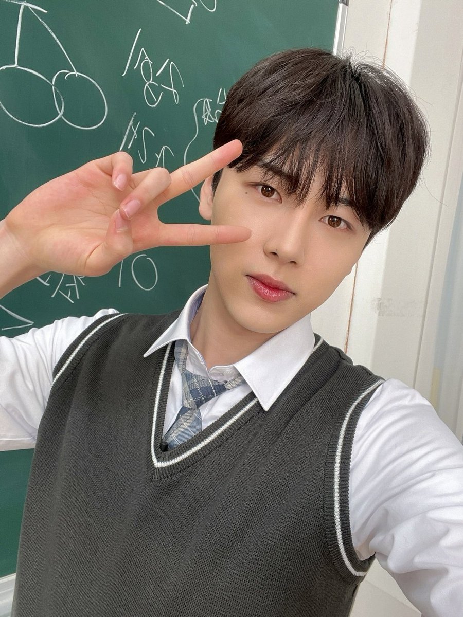Team_Junghyun's tweet photo. [정현의현장학습] 
Ep. 2 #BehindtheScenes 
#바라는일다이뤄주는영험한부적🎁 https://t.co/YejKprkjoX