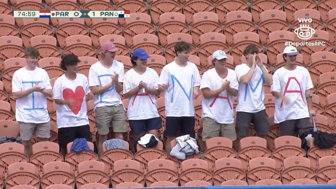 No sé quienes son, pero mándenles el pasaporte y háganlos ciudadanos honorarios de Panamá