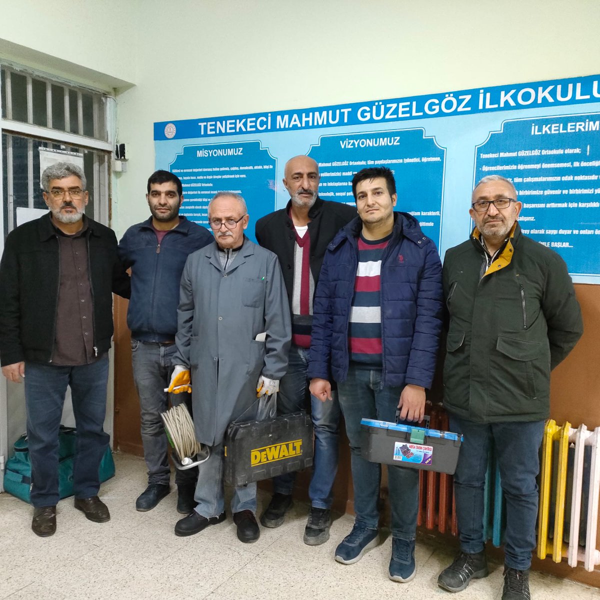 urfaisgb's tweet photo. Çorum, Nevşehir ve Düzce İl Milli Eğitim Müdürlüklerinden gelen Teknik Çözüm ekipleri ilimizde  okullarımızın elektrik, makine ve metal, mobilya ve sıhhi tesisat alanındaki basit arızaları gidermek için çalışmalara başladı. https://t.co/ykbKCDZ31j