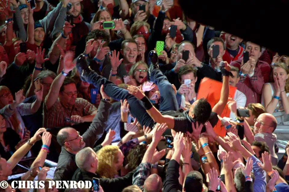 cleverock's tweet photo. On this date in 2016, @springsteen + the E Street Band blessed @RMFieldHouse with an incredible show on 'The River' tour. Relive the show with awesome shots from @cleverock in our gallery -> https://t.co/6IRQamc7SB <-  Photos: Chris Penrod https://t.co/OkXGnyu7gV