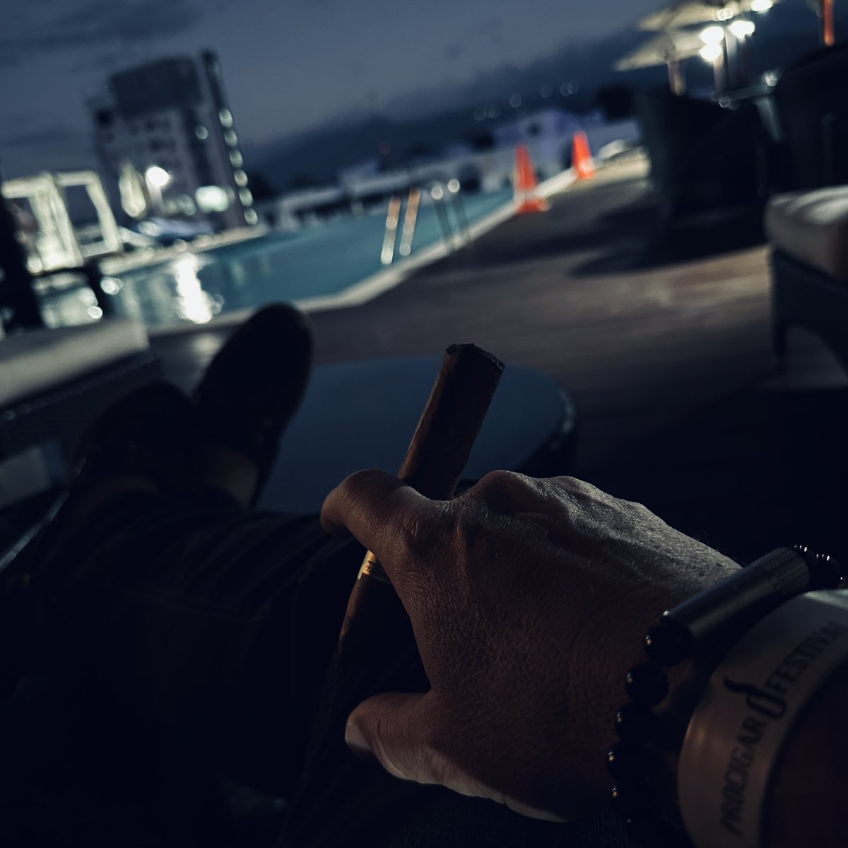 GodFadr's tweet photo. With the hotel fully booked this week, you have to get up even earlier to beat the crowds. #ProCigar https://t.co/nSGBsv3uZN
