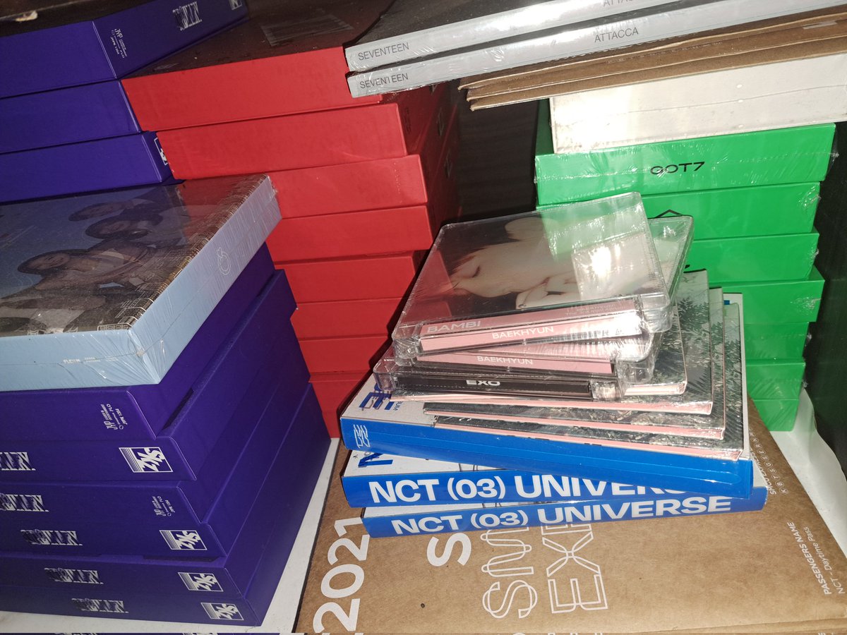 ninikshopph's tweet photo. Random Album Giveaway | 48hrs 🥳

♡ follow us + retweet + reply 3 fave group https://t.co/2g7NrI5ku9