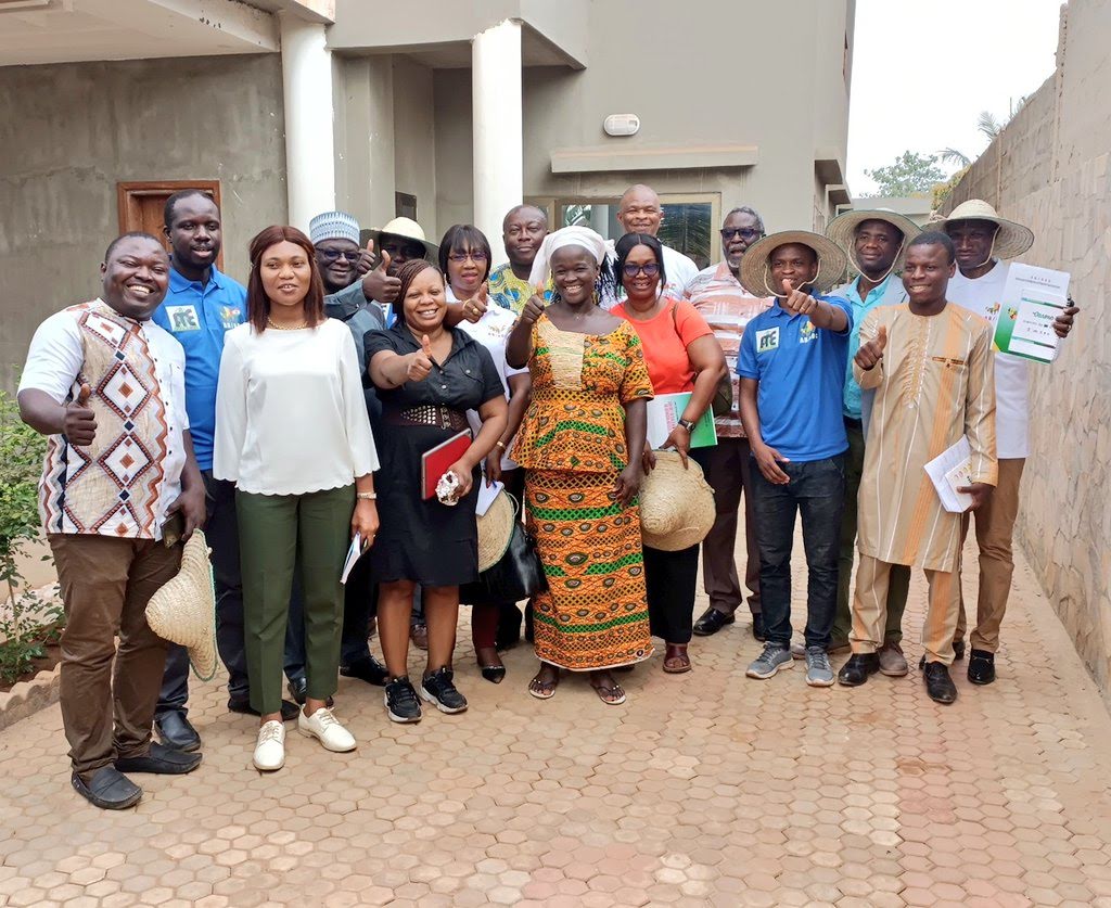 BeninEnergie's tweet photo. VISITE DE TERRAIN: @BeninEnergie, membre d’une délégation conduite par le Conseil d’Administration de @AllianceABAOC qui a visité plusieurs installations de biodigesteur au Bénin ce mardi 24 janvier 2023.

https://t.co/UtgjTSA1AJ

#BeninEnergie https://t.co/uFJ20PGY6S
