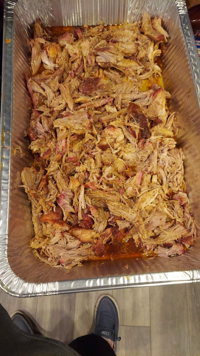 smackey70's tweet photo. Pulled pork for the win #smoker #BBQ #pitbosssmoker #Food @PitBossGrills #pelletsmoker #lowandslow #pulledpork https://t.co/DAkuuU5OfO