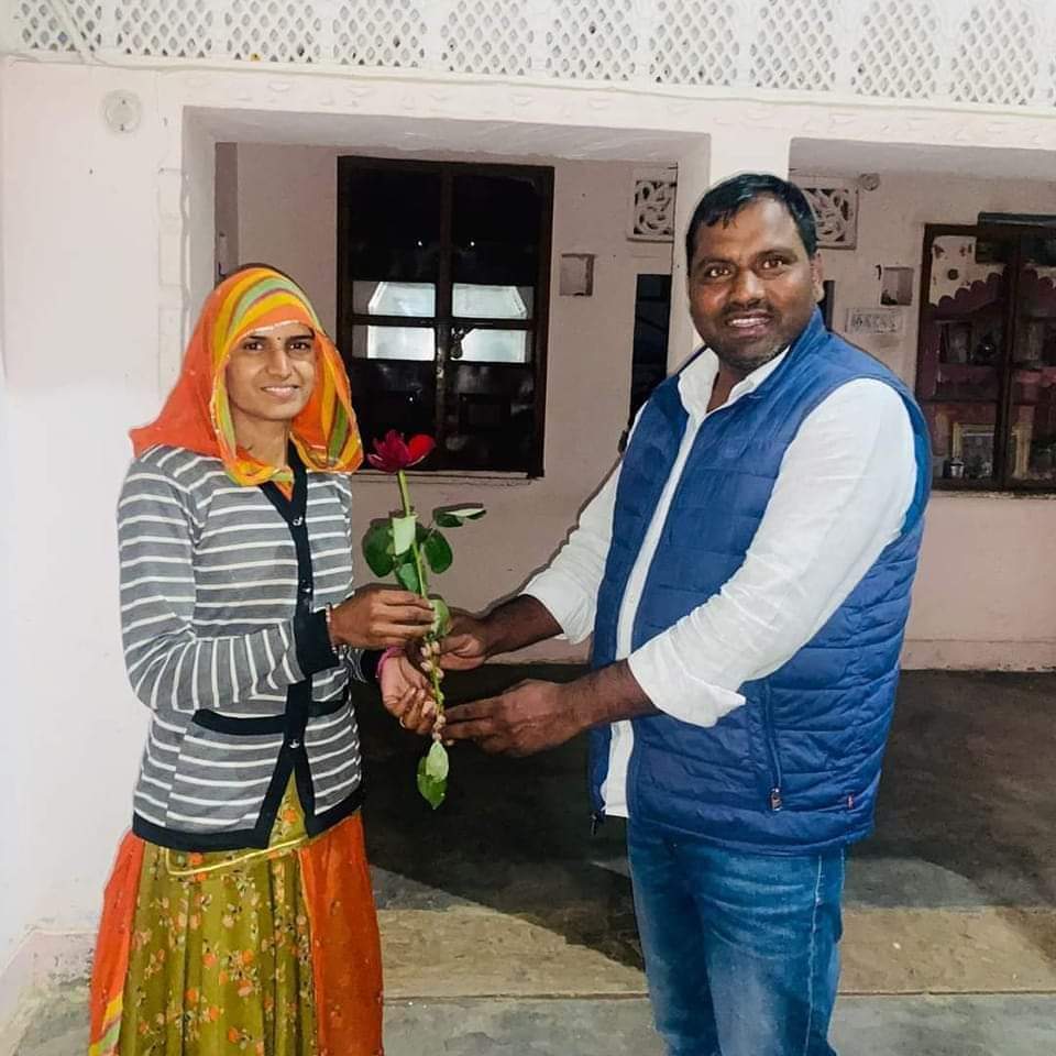 HJopada's tweet photo. आदरणीय भाई साहब देवराज चाड़ जी एवं भाभी जी ममता चाड जी को ऐतिहासिक शादी की सालगिरह मुबारक हो एवं आप जीवन में इसी तरह जनसेवा एवं जनकल्याण का कार्य करते रहो ऐसी मंगलकामना हम परमपिता परमेश्वर से करते हैं 🍾🎂👑🌹❤️🙏🏻🙏🏻
@DevrajChad https://t.co/24TsgN6HO2