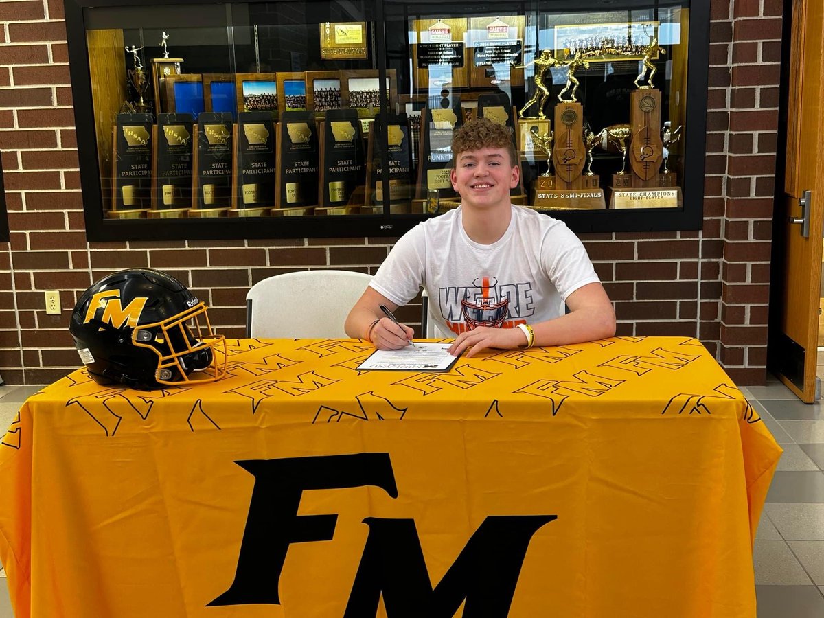 Taylor Reed of <a href="/FMCSDKnights/">Fremont-Mills CSD</a> has signed with Midland for football! #move2023