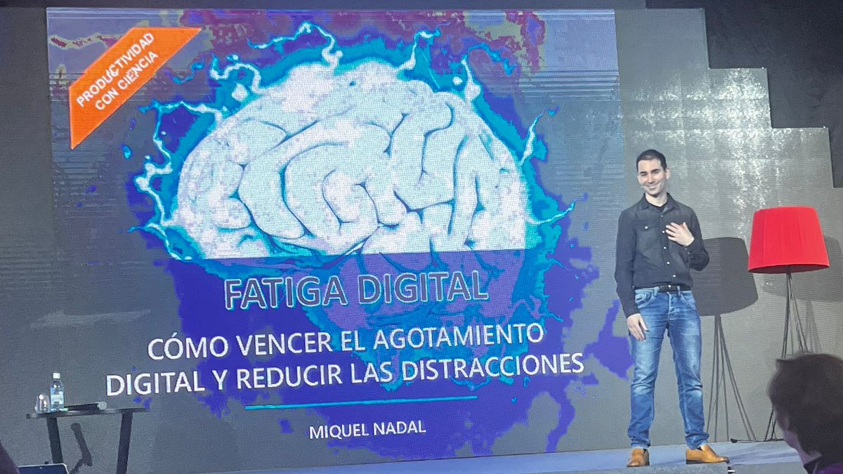 opcspain's tweet photo. ▶️En esta ocasión @MNadalVela nos da su visión sobre "La fatiga Digital"¿existe? ¿qué entendemos por neuroproducción?
#MICE #35CongresoOPC #fatigadigital #neuroproducción @OPCECV @visitbenidorm @c_valenciana #Benidorm https://t.co/HLkYolzn18