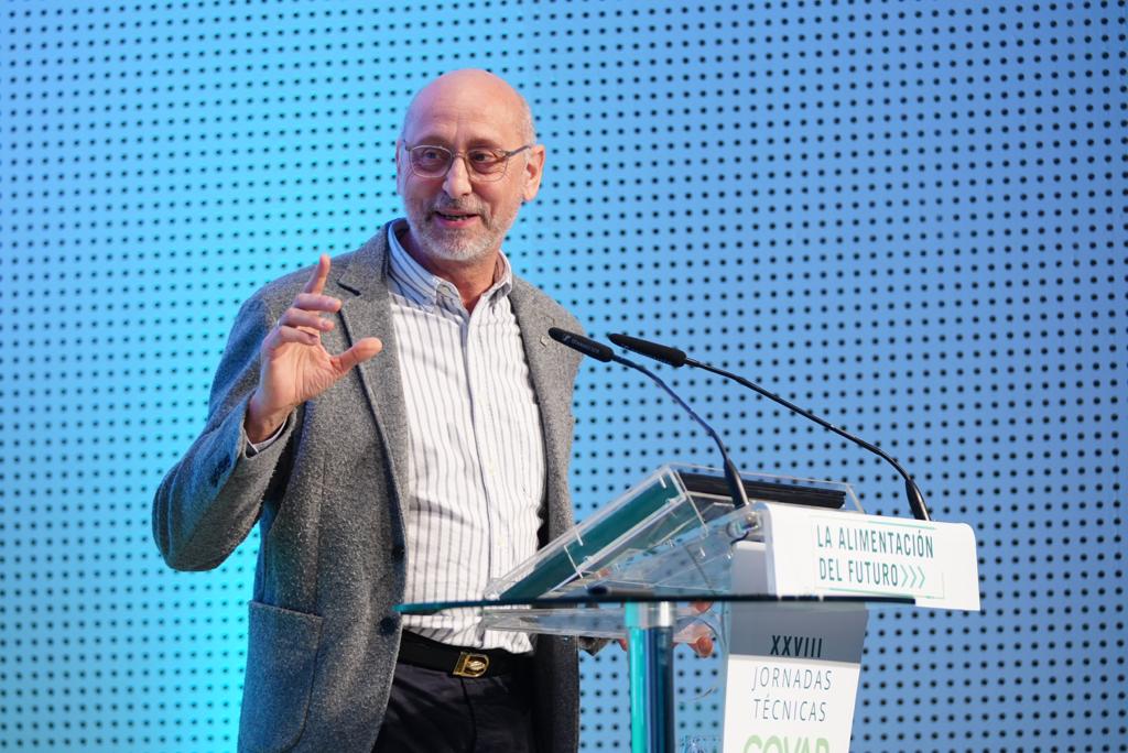 Covap's tweet photo. #DanielRamónVidal en #JornadasCOVAP2023:  "el #sectoragroalimentario tiene un enorme potencial de #innovación que aún no se ha desarrollado, ya que solo se destina el 0,5% de su facturación y el 85% de las #Pymes agroalimentarias no realizan investigación". https://t.co/ueIBEKzxOB