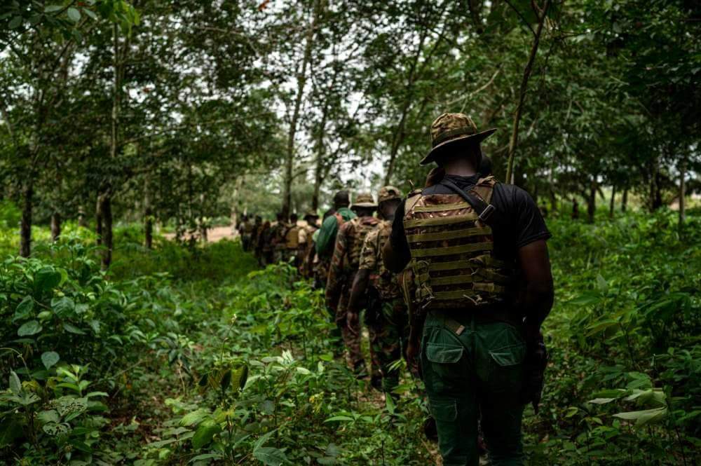 traoreyy's tweet image. Défense Coopération Côte-d’Ivoire - USA 🇺🇸 
Les États-Unis entretiennent une relation forte avec #Côte-d’Ivoire  .Les forces ivoiriennes ont organisé un entraînement d&apos;échange combiné conjoint avec les États-Unis #SpecialOperationsForces en septembre dernier.