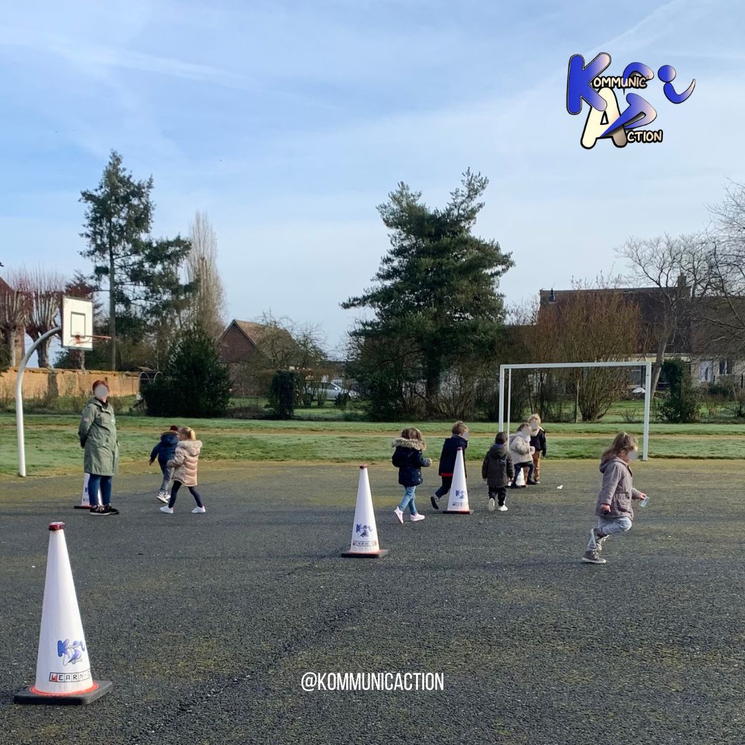 KommunicAction's tweet photo. Animation LEARN-O dans un centre de loisirs pour la fin des vacances ... N'hésitez pas à réserver pour les prochaines à venir pour être certain d'avoir une disponibilité ! #learno #kommunicaction #animation #evenementiel #sport #culture https://t.co/q2IE55HjEB