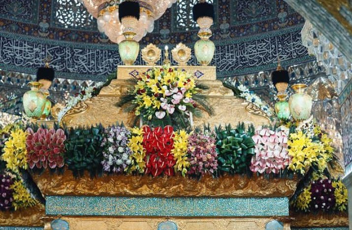 OfficialAafaq's tweet photo. Shrine of Moula Imam Hussain ع is exquisitely decorated to celebrate His joyful arrival anniversary. 🥳

#جشنِ_حُسینؑ_ابنِ_حیدرؑ 
#جشن_امام_حسینؑ https://t.co/F50hA8nY8E